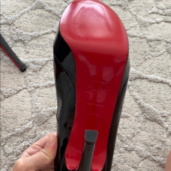 Shoes - Picture 4 of 5